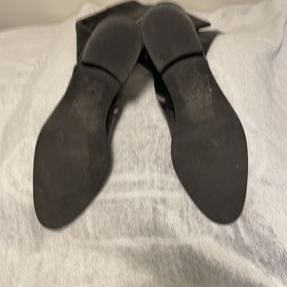 Boots - Picture 5 of 9